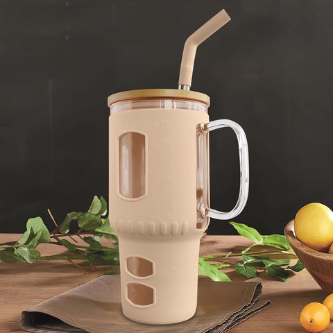 Glasbecher mit Strohhalm & Bambusdeckel – für Auto-Becherhalter, beige