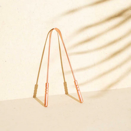 Kupfer Zungenreiniger Ayuraqua – handgefertigter ayurvedischer Tongue Cleaner aus reinem Kupfer zur natürlichen Entfernung von Zungenbelag